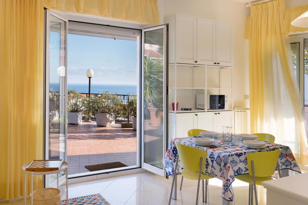 Attico Cielo E Mare Appartement Spotorno Buitenkant foto